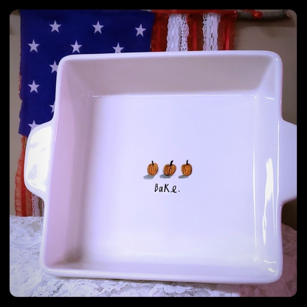 Rae Dunn Square Pumpkin Baker